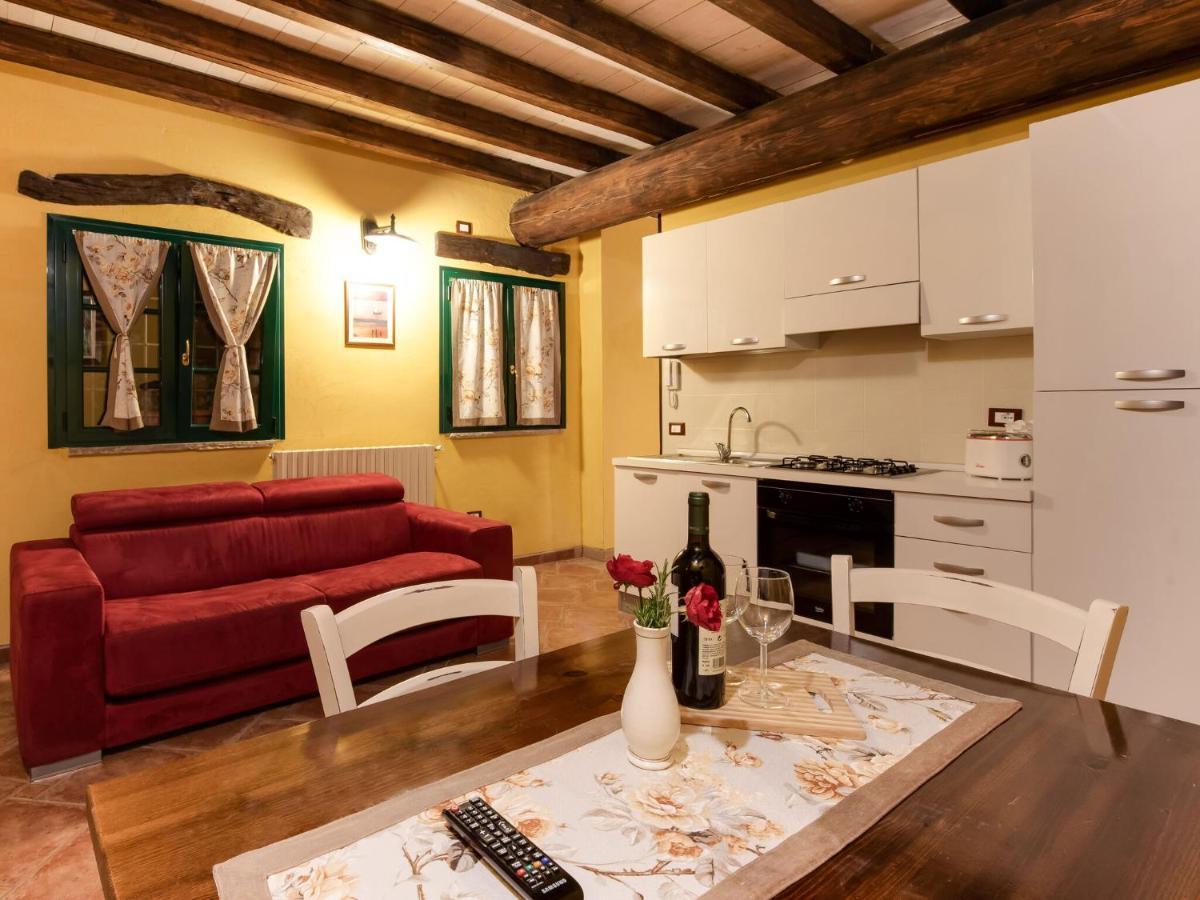 Beautiful Chalet With Swimming Pool In Lombardy Villa Marone Esterno foto