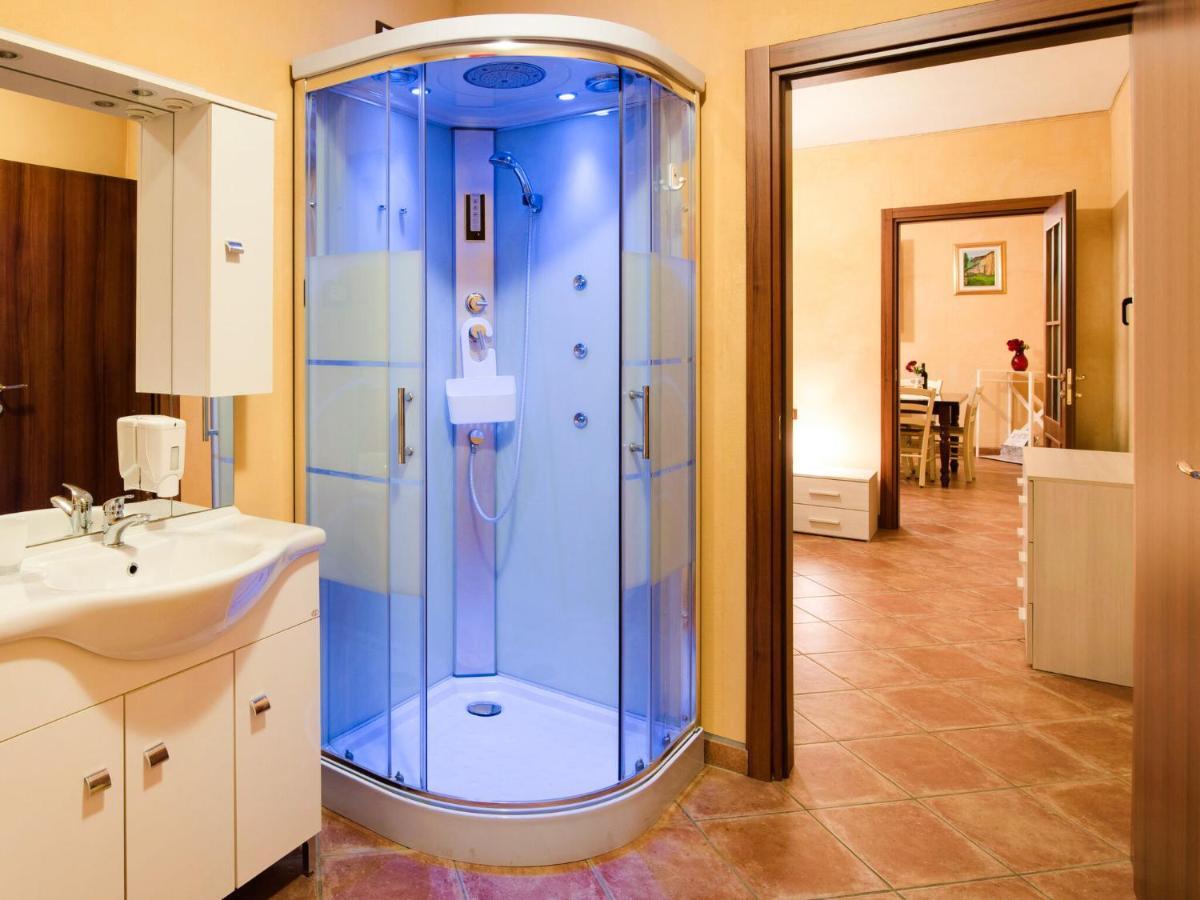 Beautiful Chalet With Swimming Pool In Lombardy Villa Marone Esterno foto