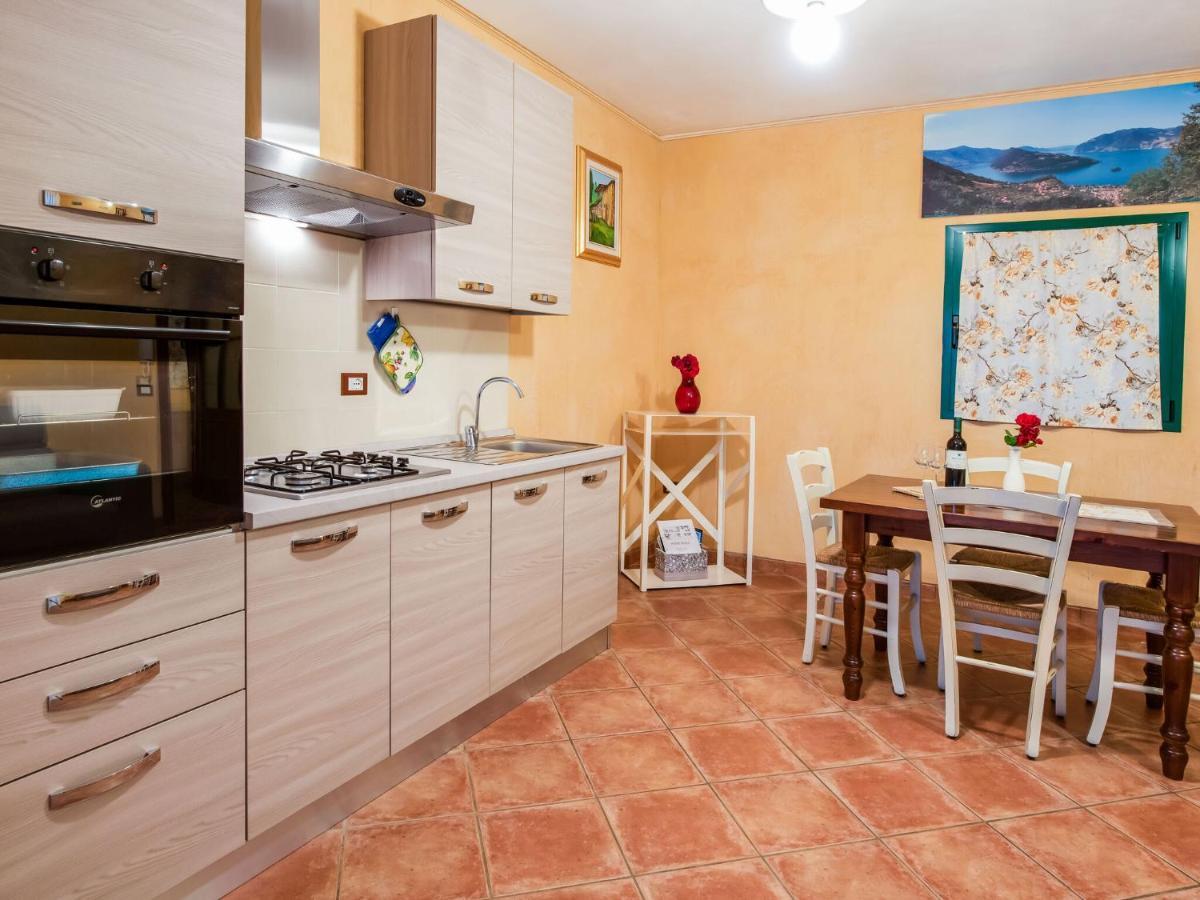 Beautiful Chalet With Swimming Pool In Lombardy Villa Marone Esterno foto