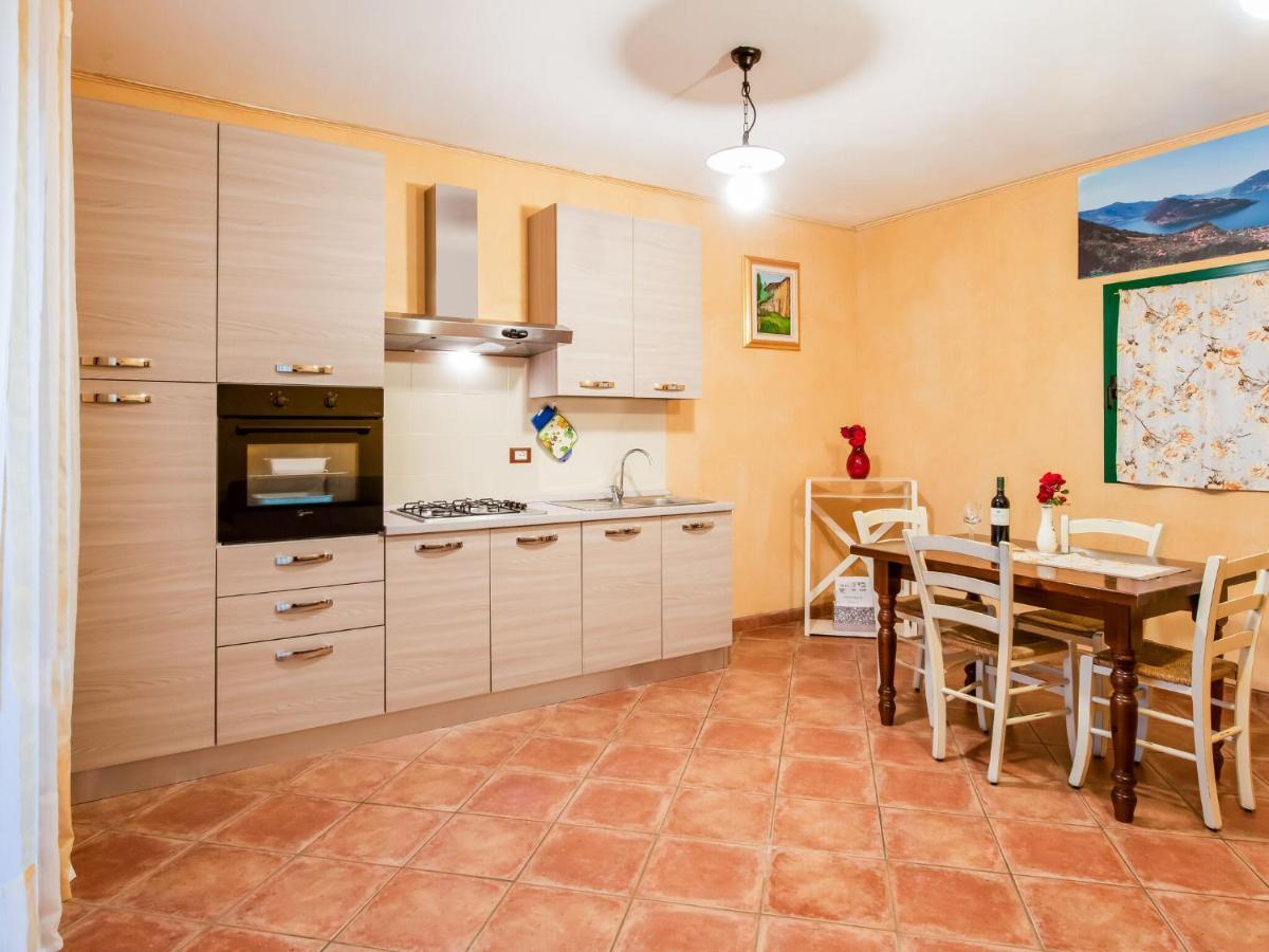 Beautiful Chalet With Swimming Pool In Lombardy Villa Marone Esterno foto