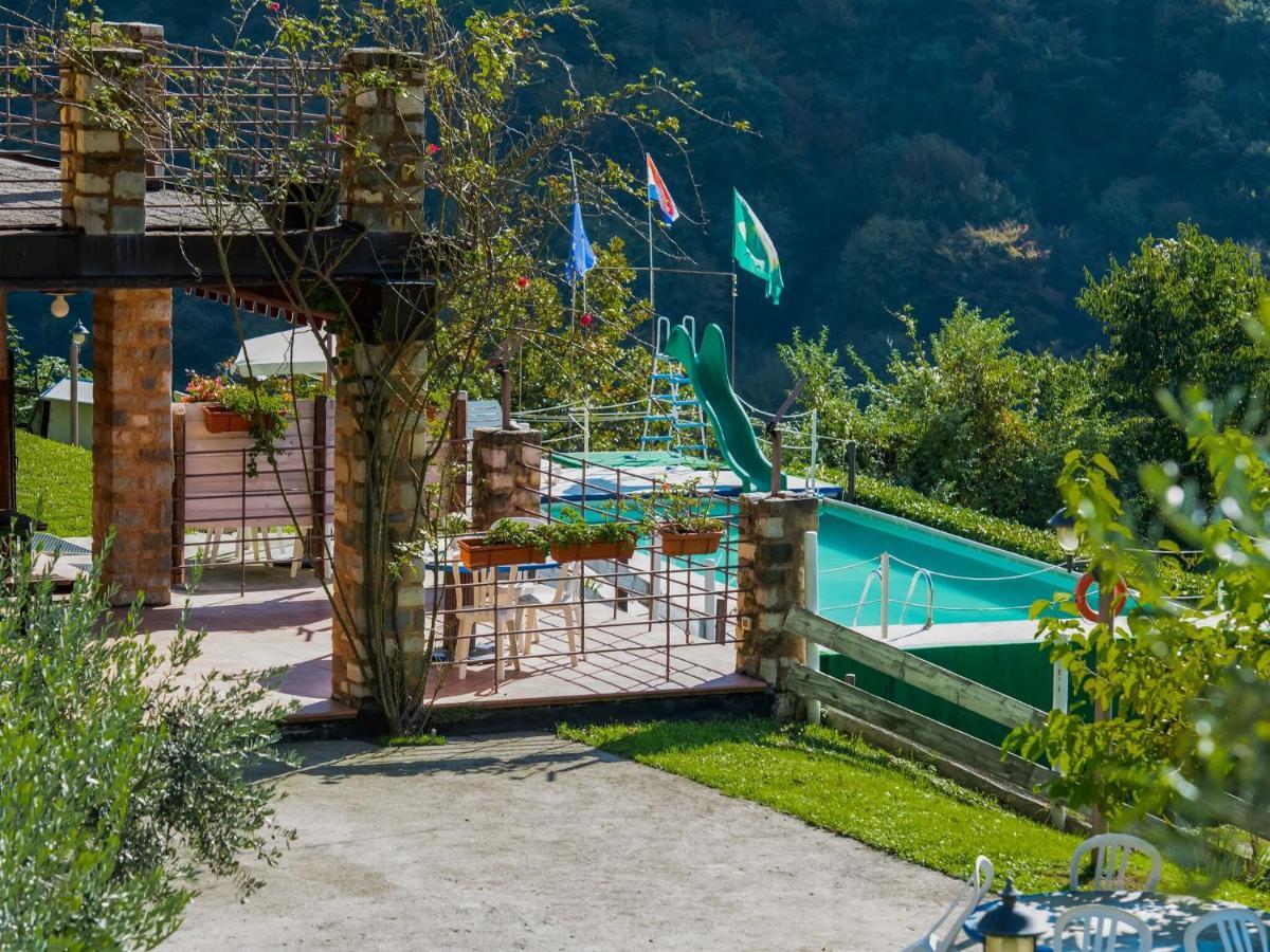 Beautiful Chalet With Swimming Pool In Lombardy Villa Marone Esterno foto